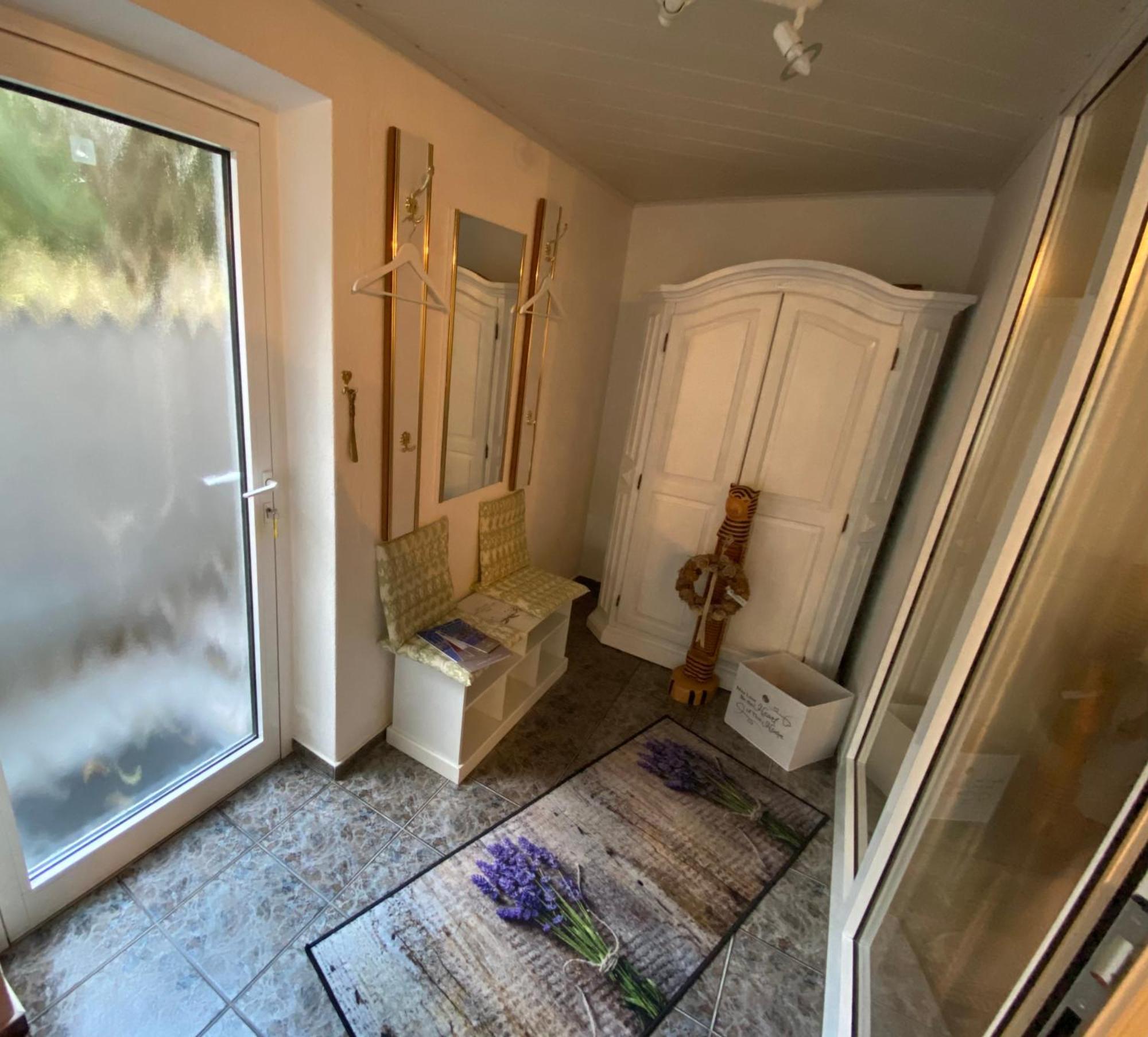 Grosse Helle Wohnung Am Wald In Bad Saarow Nahe Gruenheide Und Berlin Souterrain Экстерьер фото